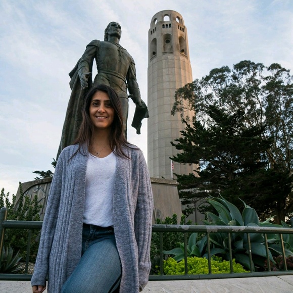 Meet your Posher, Nicole - Picture 1 of 1